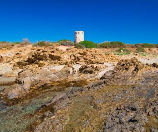 Porto Corallo Coastal Tower. Villaputzu. Provincia di Cagliari. Sardinia. Italy. (Photo by: Enrico Spanu/REDA/Universal Images Group via Getty Images)